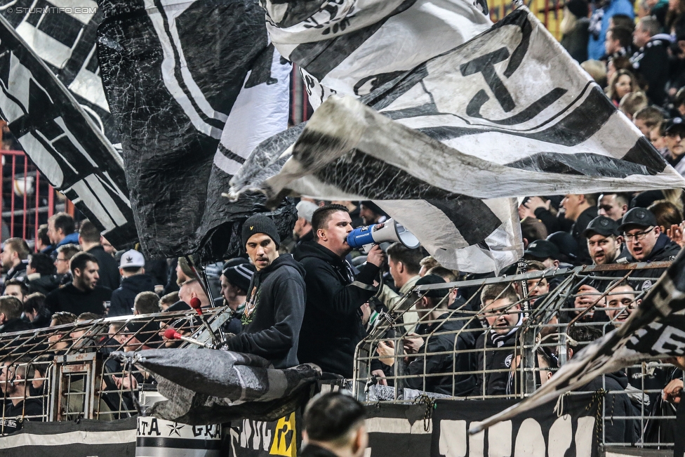 Admira Wacker - Sturm Graz
Oesterreichische Fussball Bundesliga, 26. Runde, FC Admira Wacker Moedling - SK Sturm Graz, Stadion Suedstadt Maria Enzersdorf, 10.03.2018. 

Foto zeigt Fans von Sturm
