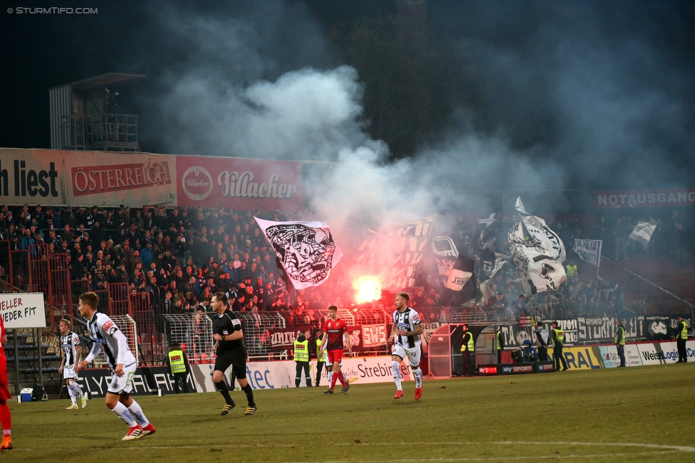 Admira Wacker - Sturm Graz
Oesterreichische Fussball Bundesliga, 26. Runde, FC Admira Wacker Moedling - SK Sturm Graz, Stadion Suedstadt Maria Enzersdorf, 10.03.2018. 

Foto zeigt Fans von Sturm
Schlüsselwörter: pyrotechnik