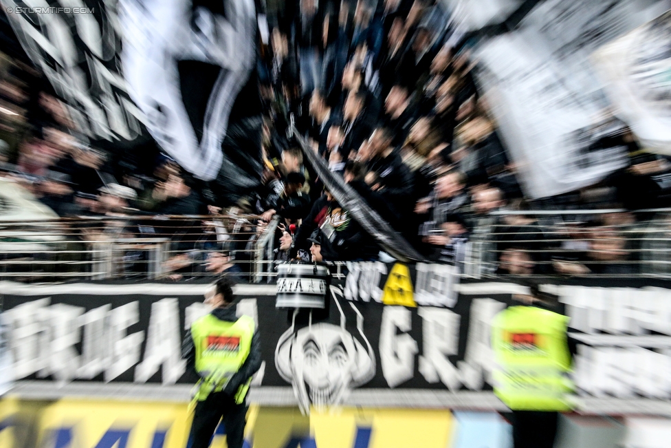 Admira Wacker - Sturm Graz
Oesterreichische Fussball Bundesliga, 26. Runde, FC Admira Wacker Moedling - SK Sturm Graz, Stadion Suedstadt Maria Enzersdorf, 10.03.2018. 

Foto zeigt Fans von Sturm
