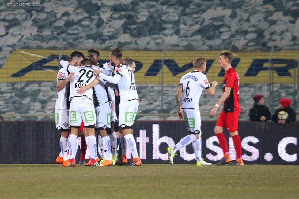 Admira Wacker - Sturm Graz
Oesterreichische Fussball Bundesliga, 26. Runde, FC Admira Wacker Moedling - SK Sturm Graz, Stadion Suedstadt Maria Enzersdorf, 10.03.2018. 

Foto zeigt die Mannschaft von Sturm
Schlüsselwörter: torjubel