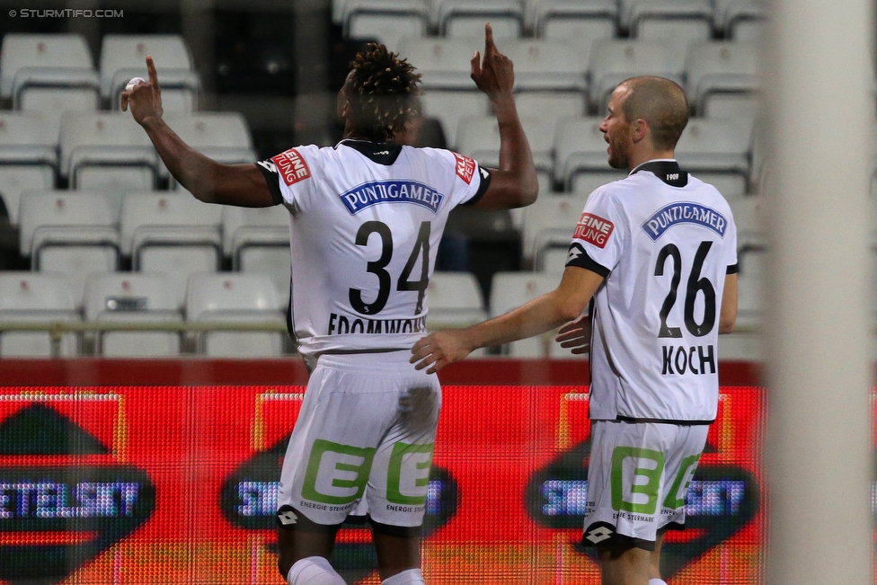 Admira Wacker - Sturm Graz
Oesterreichische Fussball Bundesliga, 26. Runde, FC Admira Wacker Moedling - SK Sturm Graz, Stadion Suedstadt Maria Enzersdorf, 10.03.2018. 

Foto zeigt Bright Edomwonyi (Sturm) und Fabian Koch (Sturm)
Schlüsselwörter: torjubel