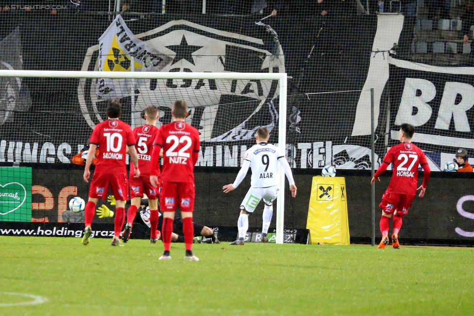 Sturm Graz - Altach
Oesterreichische Fussball Bundesliga, 27. Runde, SK Sturm Graz - SCR Altach, Stadion Liebenau Graz, 17.03.2018. 

Foto zeigt Patrick Salomon (Altach), Philipp Netzer (Altach), Stefan Nutz (Altach), Deni Alar (Sturm) und Mathias Honsak (Altach)
Schlüsselwörter: tor