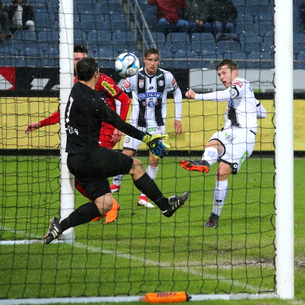 Sturm Graz - Altach
Oesterreichische Fussball Bundesliga, 27. Runde, SK Sturm Graz - SCR Altach, Stadion Liebenau Graz, 17.03.2018. 

Foto zeigt Martin Kobras (Altach) und Deni Alar (Sturm)
