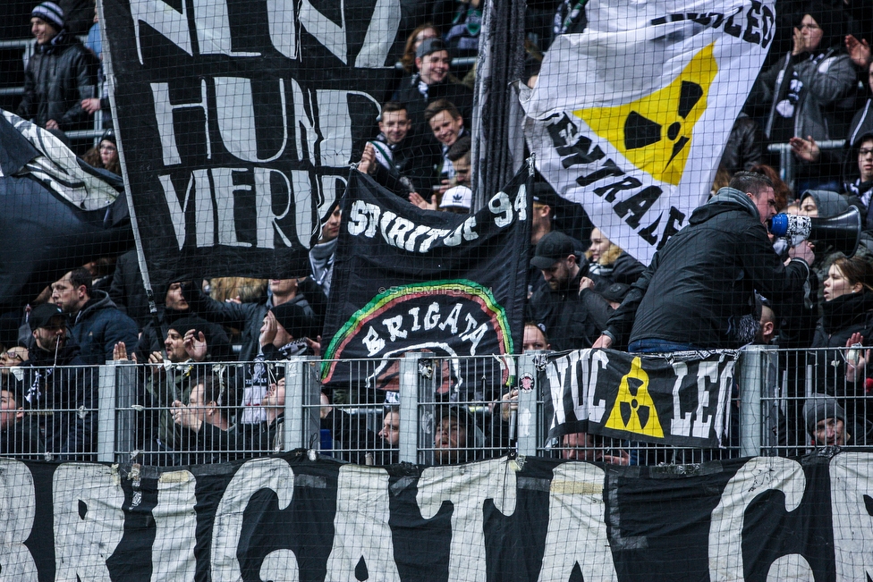 St. Poelten - Sturm Graz
Oesterreichische Fussball Bundesliga, 28. Runde, SKN St. Poelten - SK Sturm Graz, Arena St. Poelten, 31.03.2018. 

Foto zeigt Fans von Sturm
