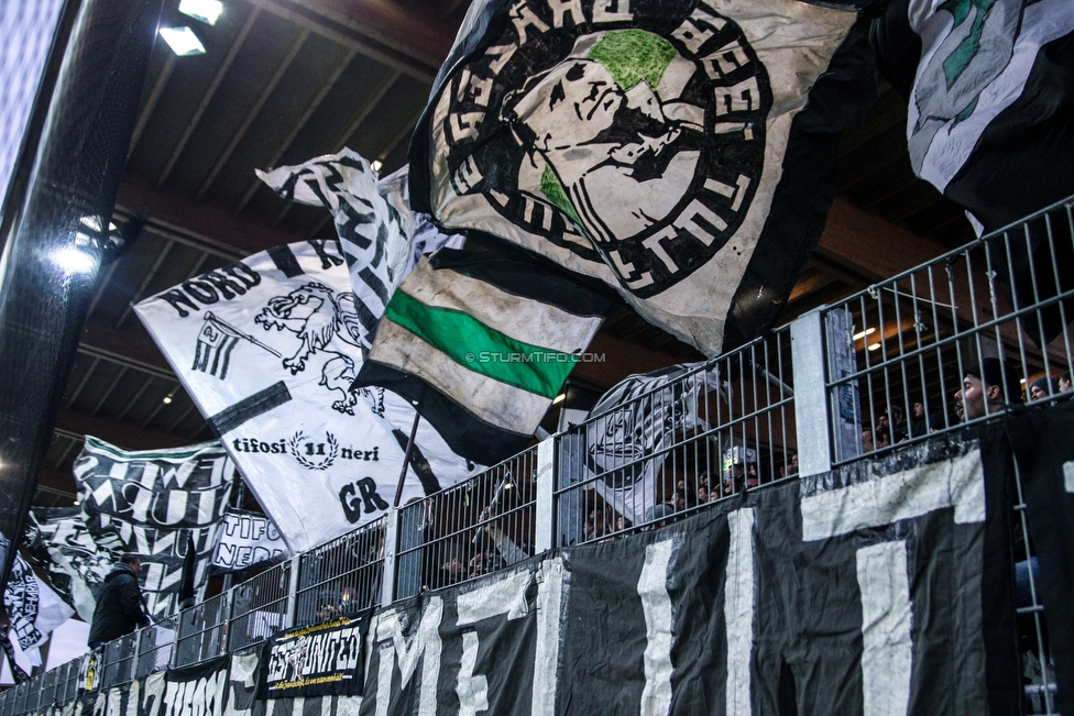 St. Poelten - Sturm Graz
Oesterreichische Fussball Bundesliga, 28. Runde, SKN St. Poelten - SK Sturm Graz, Arena St. Poelten, 31.03.2018. 

Foto zeigt Fans von Sturm
