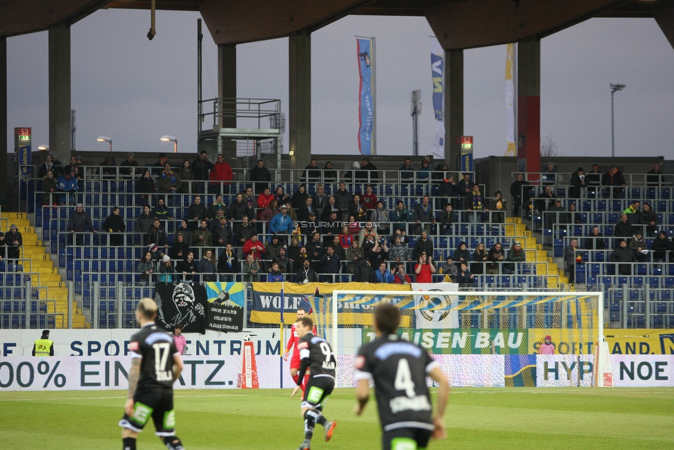 St. Poelten - Sturm Graz
Oesterreichische Fussball Bundesliga, 28. Runde, SKN St. Poelten - SK Sturm Graz, Arena St. Poelten, 31.03.2018. 

Foto zeigt Fans von St. Poelten
