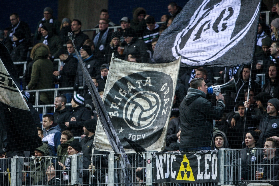 St. Poelten - Sturm Graz
Oesterreichische Fussball Bundesliga, 28. Runde, SKN St. Poelten - SK Sturm Graz, Arena St. Poelten, 31.03.2018. 

Foto zeigt Fans von Sturm
