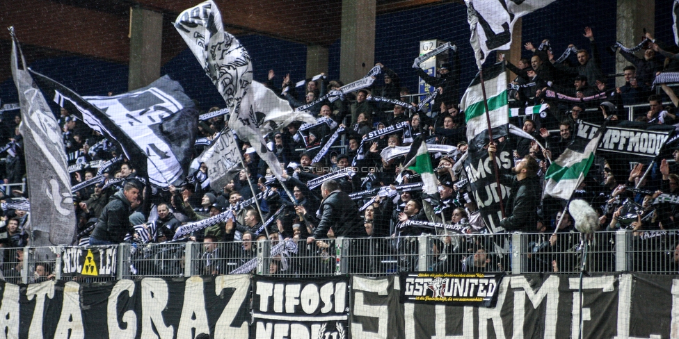 St. Poelten - Sturm Graz
Oesterreichische Fussball Bundesliga, 28. Runde, SKN St. Poelten - SK Sturm Graz, Arena St. Poelten, 31.03.2018. 

Foto zeigt Fans von Sturm
