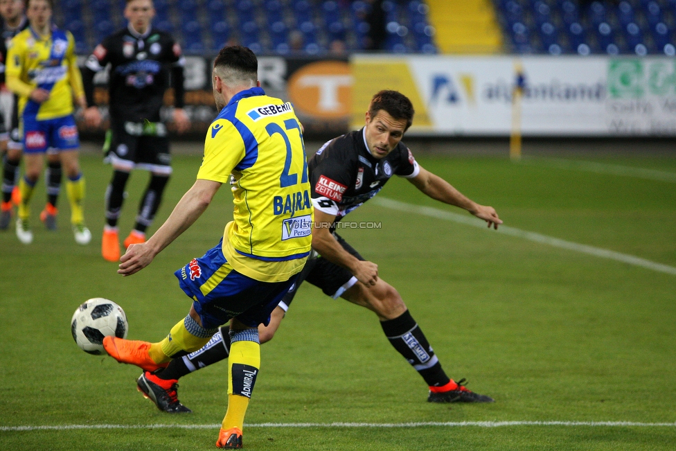 St. Poelten - Sturm Graz
Oesterreichische Fussball Bundesliga, 28. Runde, SKN St. Poelten - SK Sturm Graz, Arena St. Poelten, 31.03.2018. 

Foto zeigt Eldis Bajrami (St. Poelten) und Thomas Schrammel (Sturm)
