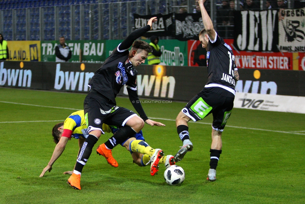 St. Poelten - Sturm Graz
Oesterreichische Fussball Bundesliga, 28. Runde, SKN St. Poelten - SK Sturm Graz, Arena St. Poelten, 31.03.2018. 

Foto zeigt Dario Maresic (Sturm) und Jakob Jantscher (Sturm)
