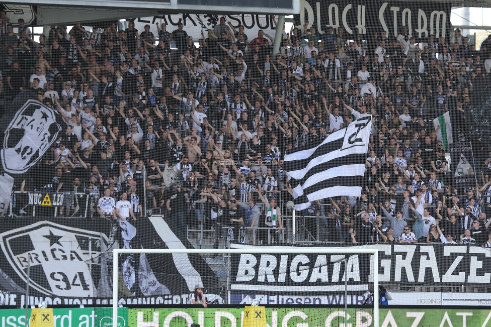 Sturm Graz - Mattersburg
Oesterreichische Fussball Bundesliga, 30. Runde, SK Sturm Graz - SV Mattersburg, Stadion Liebenau Graz, 14.04.2018. 

Foto zeigt Fans von Sturm
