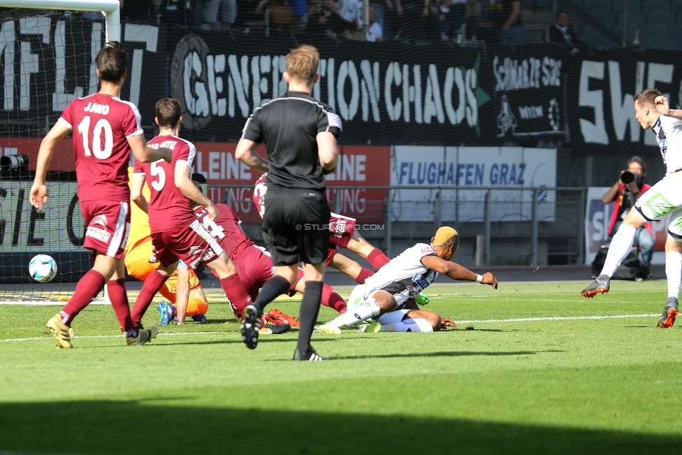 Sturm Graz - Mattersburg
Oesterreichische Fussball Bundesliga, 30. Runde, SK Sturm Graz - SV Mattersburg, Stadion Liebenau Graz, 14.04.2018. 

Foto zeigt Alejandro Velasco Farinas (Mattersburg), Cesar Ortiz Puentenueva (Mattersburg), Nedeljko Malic (Mattersburg), Emeka Friday Eze (Sturm) und Deni Alar (Sturm)
Schlüsselwörter: tor