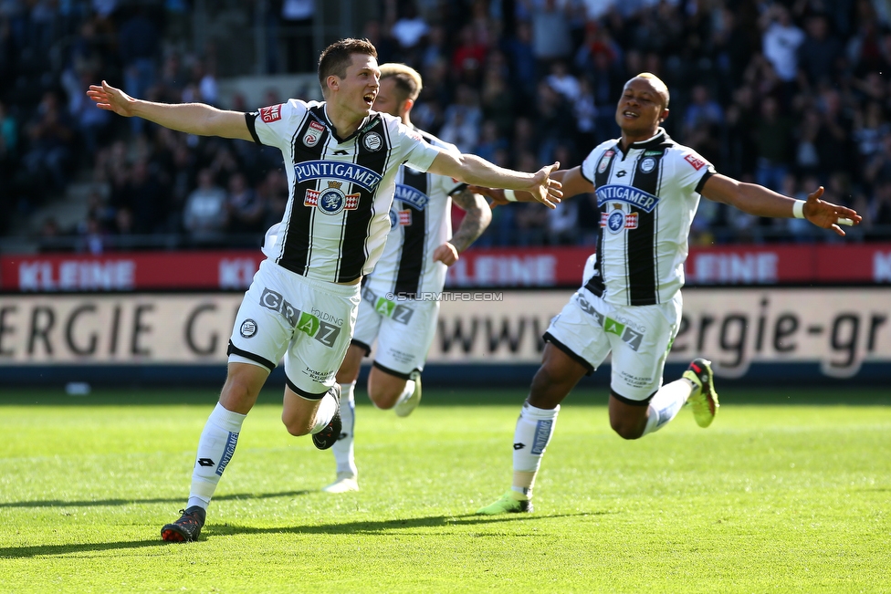 Sturm Graz - Mattersburg
Oesterreichische Fussball Bundesliga, 30. Runde, SK Sturm Graz - SV Mattersburg, Stadion Liebenau Graz, 14.04.2018. 

Foto zeigt Deni Alar (Sturm) und Emeka Friday Eze (Sturm)
Schlüsselwörter: torjubel