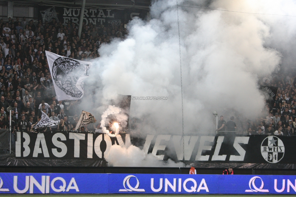 Sturm Graz - Rapid Wien
OEFB Cup, Halbfinale, SK Sturm Graz - SK Rapid Wien, Stadion Liebenau Graz, 18.04.2018. 

Foto zeigt Fans von Sturm
Schlüsselwörter: pyrotechnik