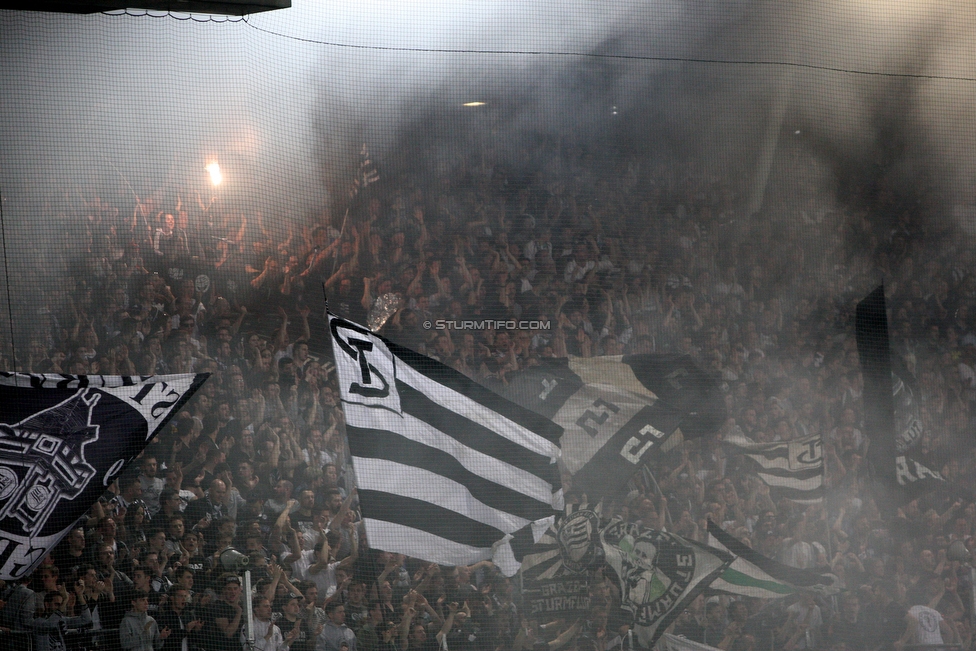 Sturm Graz - Rapid Wien
OEFB Cup, Halbfinale, SK Sturm Graz - SK Rapid Wien, Stadion Liebenau Graz, 18.04.2018. 

Foto zeigt Fans von Sturm
Schlüsselwörter: pyrotechnik