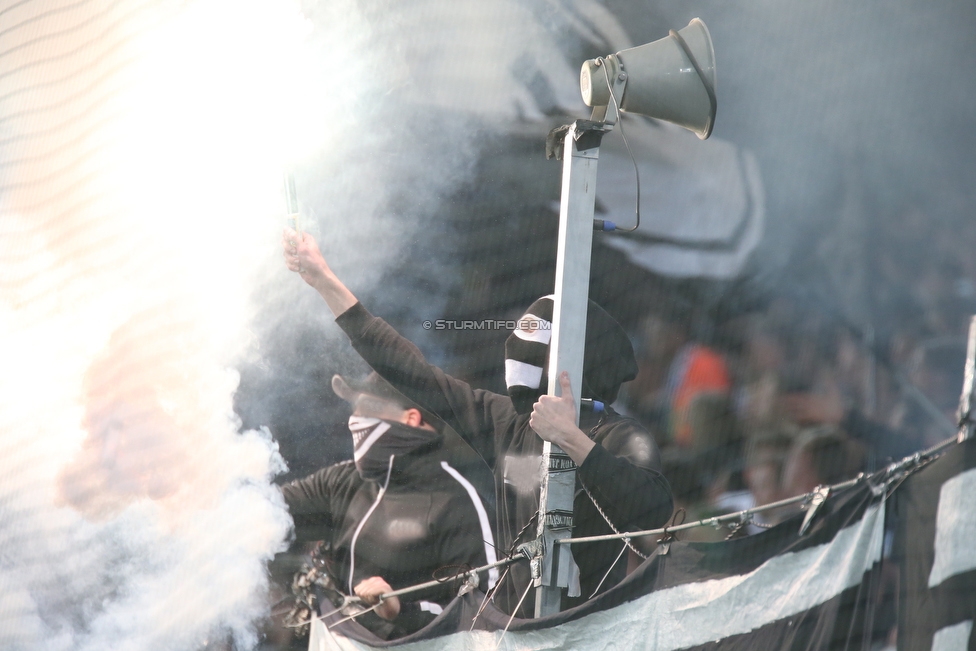 Sturm Graz - Rapid Wien
OEFB Cup, Halbfinale, SK Sturm Graz - SK Rapid Wien, Stadion Liebenau Graz, 18.04.2018. 

Foto zeigt Fans von Sturm
Schlüsselwörter: pyrotechnik