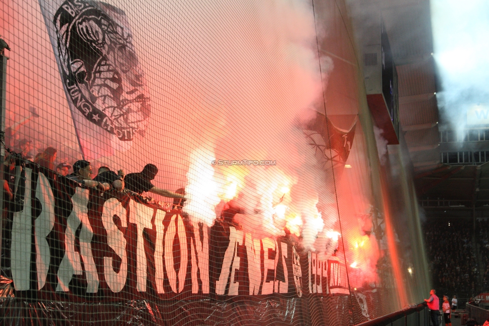 Sturm Graz - Rapid Wien
OEFB Cup, Halbfinale, SK Sturm Graz - SK Rapid Wien, Stadion Liebenau Graz, 18.04.2018. 

Foto zeigt Fans von Sturm
Schlüsselwörter: pyrotechnik