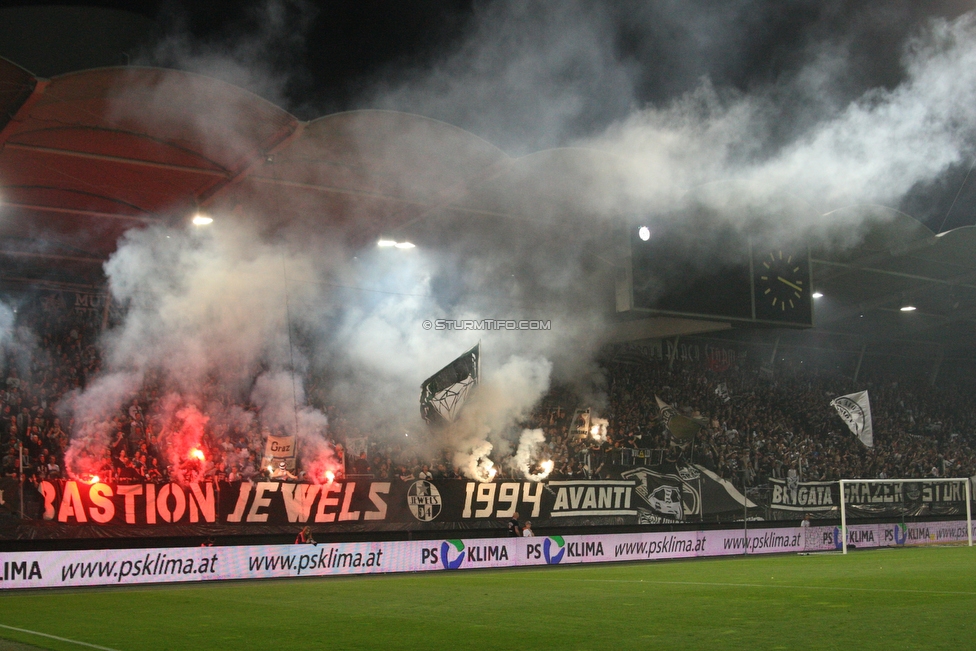 Sturm Graz - Rapid Wien
OEFB Cup, Halbfinale, SK Sturm Graz - SK Rapid Wien, Stadion Liebenau Graz, 18.04.2018. 

Foto zeigt Fans von Sturm
Schlüsselwörter: pyrotechnik