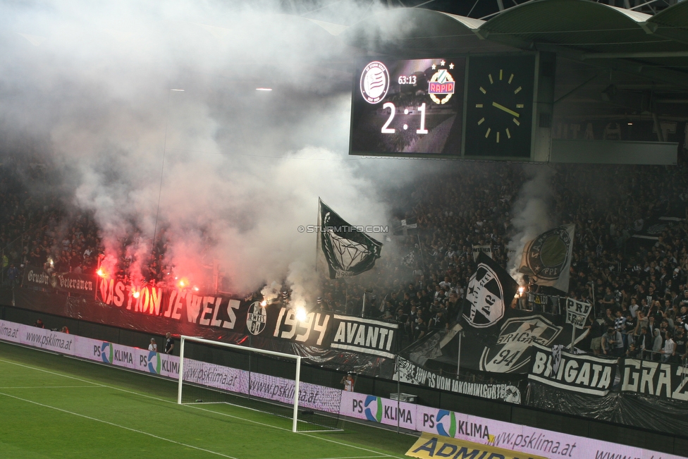 Sturm Graz - Rapid Wien
OEFB Cup, Halbfinale, SK Sturm Graz - SK Rapid Wien, Stadion Liebenau Graz, 18.04.2018. 

Foto zeigt Fans von Sturm
Schlüsselwörter: pyrotechnik