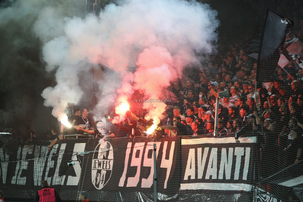 Sturm Graz - Rapid Wien
OEFB Cup, Halbfinale, SK Sturm Graz - SK Rapid Wien, Stadion Liebenau Graz, 18.04.2018. 

Foto zeigt Fans von Sturm
Schlüsselwörter: pyrotechnik