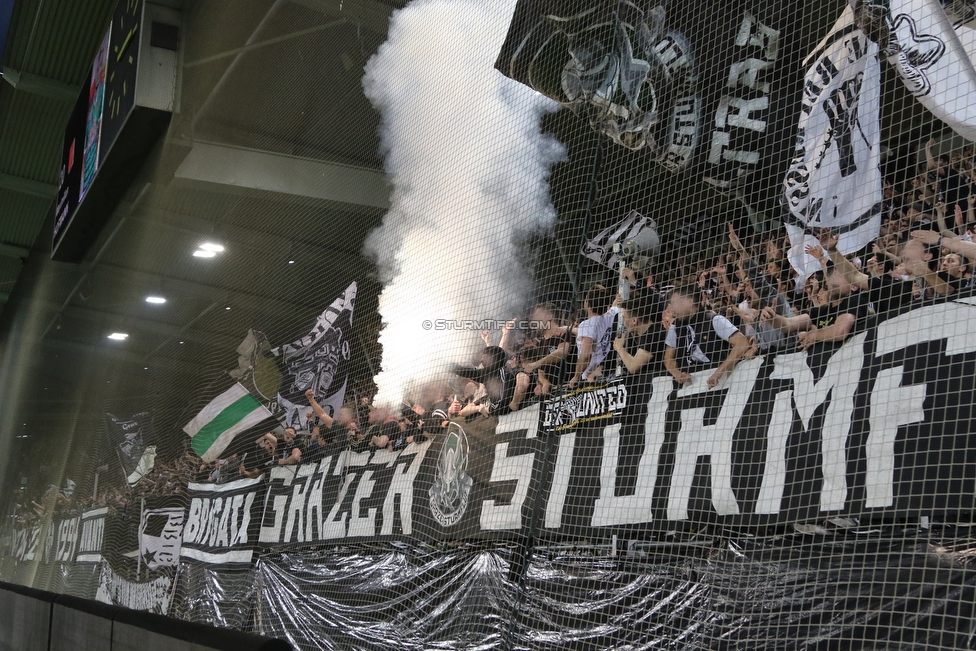 Sturm Graz - Rapid Wien
OEFB Cup, Halbfinale, SK Sturm Graz - SK Rapid Wien, Stadion Liebenau Graz, 18.04.2018. 

Foto zeigt Fans von Sturm
Schlüsselwörter: pyrotechnik