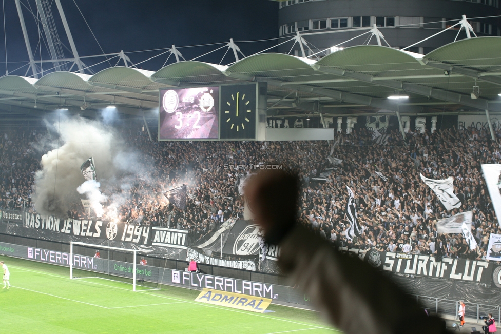 Sturm Graz - Rapid Wien
OEFB Cup, Halbfinale, SK Sturm Graz - SK Rapid Wien, Stadion Liebenau Graz, 18.04.2018. 

Foto zeigt Fans von Sturm
Schlüsselwörter: pyrotechnik