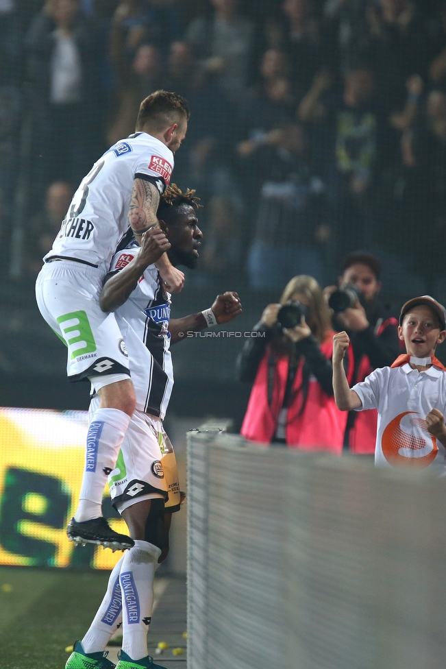 Sturm Graz - Rapid Wien
OEFB Cup, Halbfinale, SK Sturm Graz - SK Rapid Wien, Stadion Liebenau Graz, 18.04.2018. 

Foto zeigt Jakob Jantscher (Sturm) und Bright Edomwonyi (Sturm)
Schlüsselwörter: torjubel