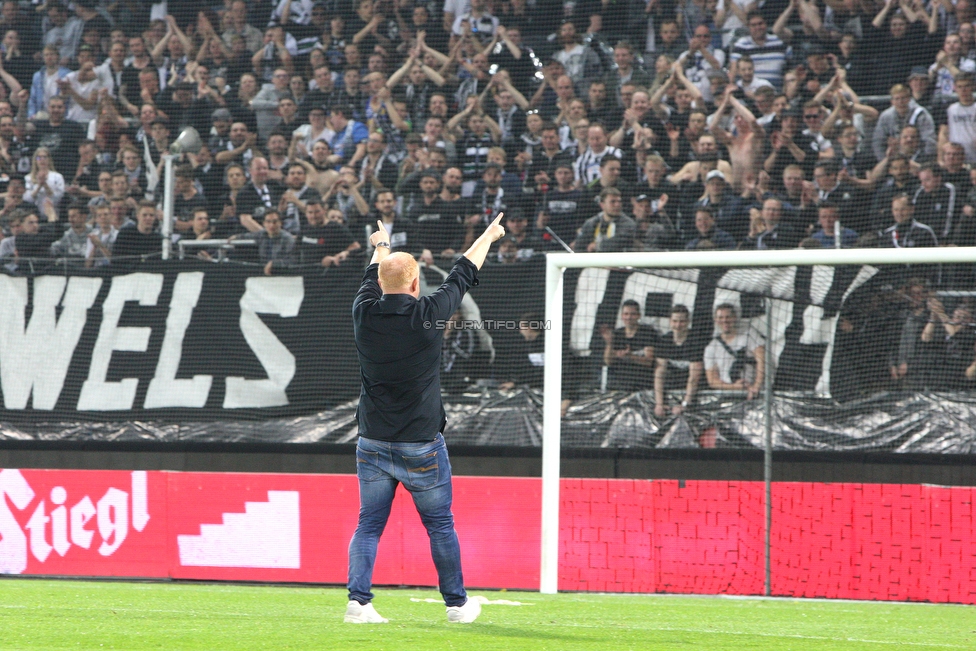 Sturm Graz - Rapid Wien
OEFB Cup, Halbfinale, SK Sturm Graz - SK Rapid Wien, Stadion Liebenau Graz, 18.04.2018. 

Foto zeigt Heiko Vogel (Cheftrainer Sturm) und Fans von Sturm
Schlüsselwörter: jubel