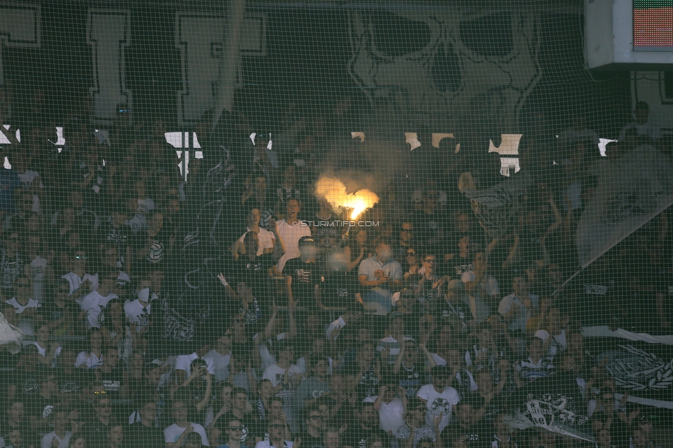 Sturm Graz - Rapid Wien
Oesterreichische Fussball Bundesliga, 32. Runde, SK Sturm Graz - SK Rapid Wien, Stadion Liebenau Graz, 29.04.2018. 

Foto zeigt Fans von Sturm
Schlüsselwörter: pyrotechnik