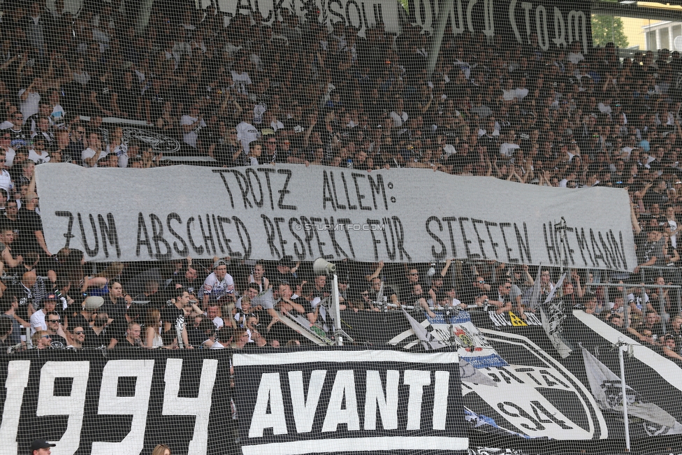 Sturm Graz - Rapid Wien
Oesterreichische Fussball Bundesliga, 32. Runde, SK Sturm Graz - SK Rapid Wien, Stadion Liebenau Graz, 29.04.2018. 

Foto zeigt Fans von Sturm mit einem Spruchband
