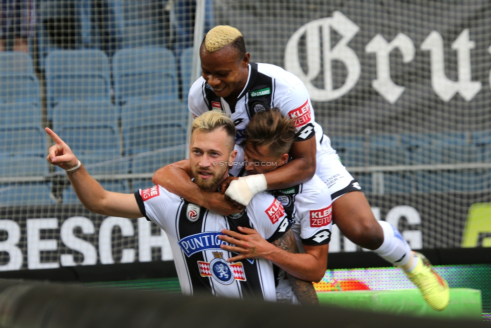 Sturm Graz - Rapid Wien
Oesterreichische Fussball Bundesliga, 32. Runde, SK Sturm Graz - SK Rapid Wien, Stadion Liebenau Graz, 29.04.2018. 

Foto zeigt Peter Zulj (Sturm), Thorsten Roecher (Sturm) und Emeka Friday Eze (Sturm)
Schlüsselwörter: torjubel