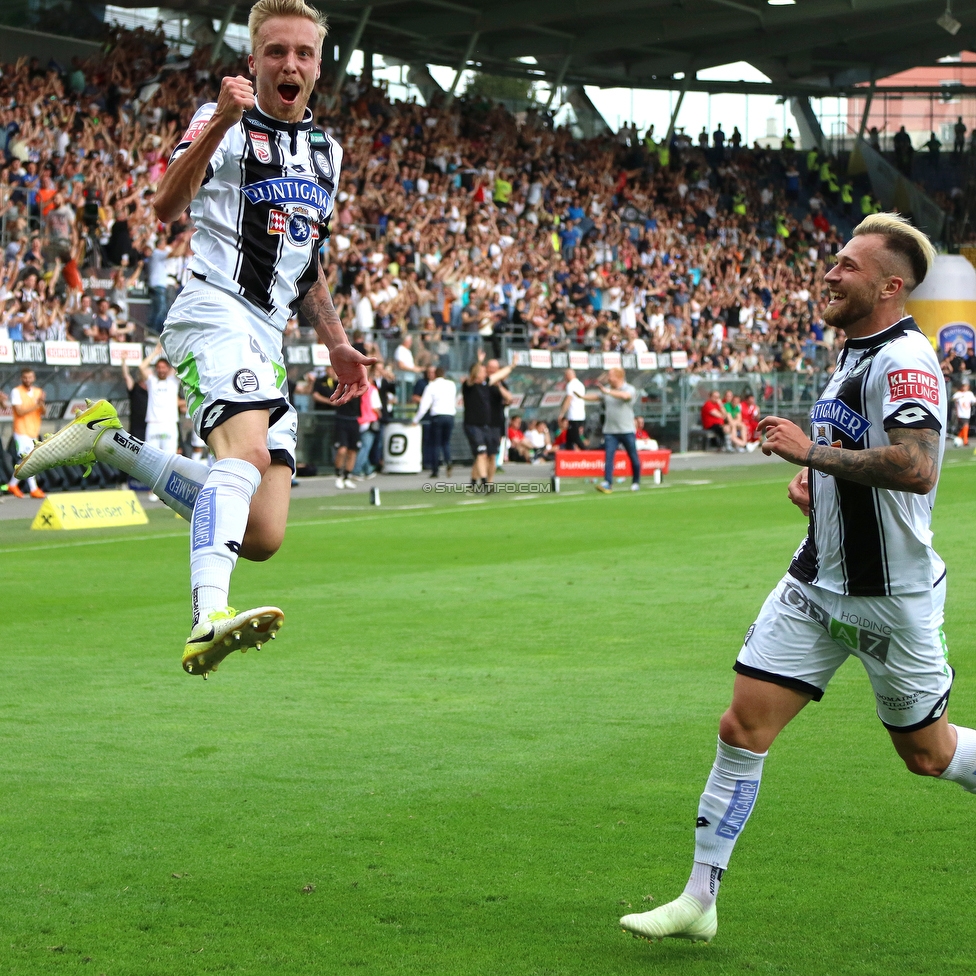 Sturm Graz - Rapid Wien
Oesterreichische Fussball Bundesliga, 32. Runde, SK Sturm Graz - SK Rapid Wien, Stadion Liebenau Graz, 29.04.2018. 

Foto zeigt James Jeggo (Sturm) und Peter Zulj (Sturm)
Schlüsselwörter: torjubel