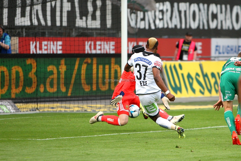 Sturm Graz - Rapid Wien
Oesterreichische Fussball Bundesliga, 32. Runde, SK Sturm Graz - SK Rapid Wien, Stadion Liebenau Graz, 29.04.2018. 

Foto zeigt Richard Strebinger (Rapid) und Emeka Friday Eze (Sturm)
