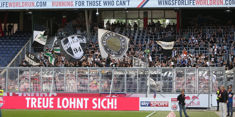 Salzburg - Sturm Graz
Oesterreichische Fussball Bundesliga, 33. Runde, FC RB Salzburg - SK Sturm Graz, Stadion Wals-Siezenheim, 06.05.2018. 

Foto zeigt Fans von Sturm
