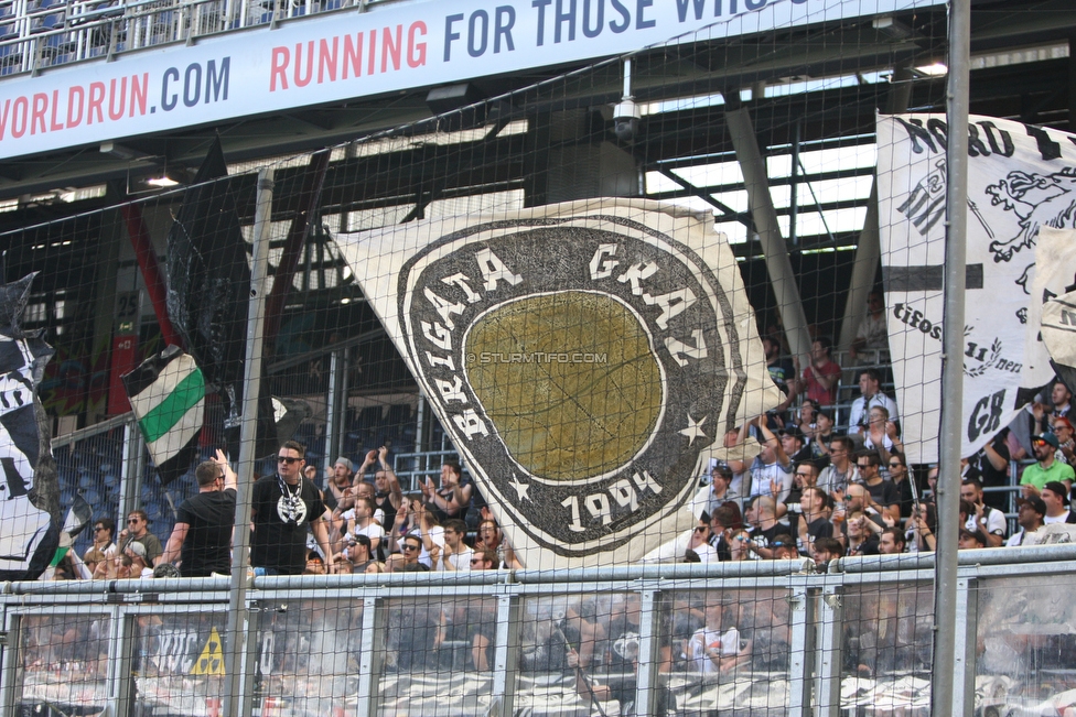 Salzburg - Sturm Graz
Oesterreichische Fussball Bundesliga, 33. Runde, FC RB Salzburg - SK Sturm Graz, Stadion Wals-Siezenheim, 06.05.2018. 

Foto zeigt Fans von Sturm
