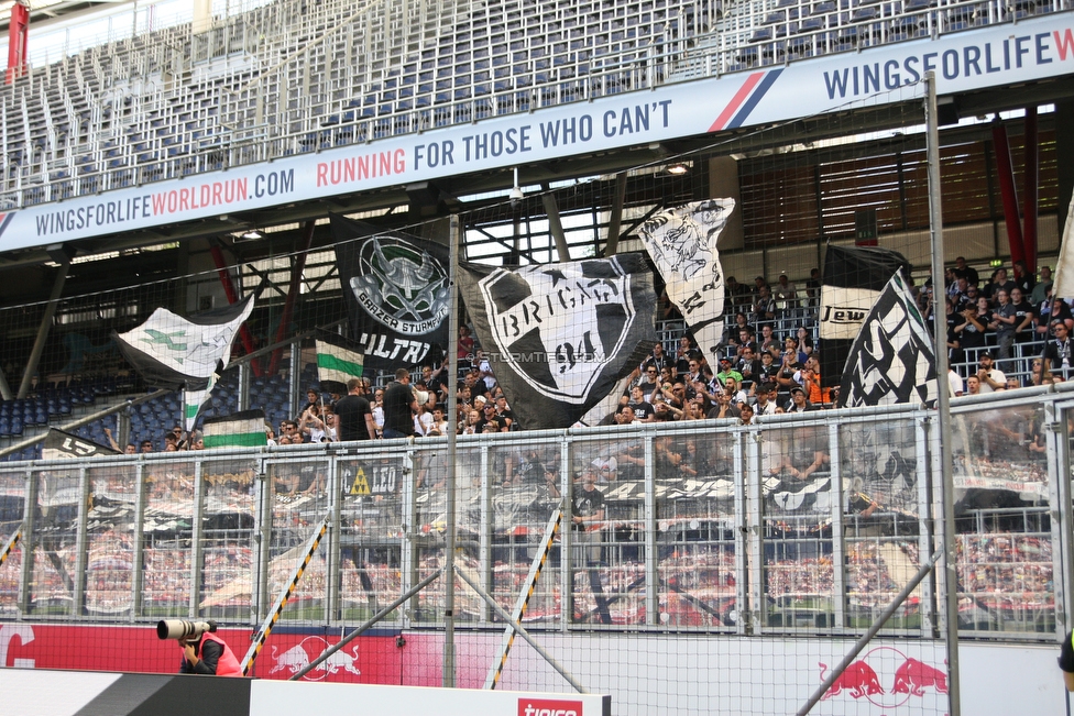 Salzburg - Sturm Graz
Oesterreichische Fussball Bundesliga, 33. Runde, FC RB Salzburg - SK Sturm Graz, Stadion Wals-Siezenheim, 06.05.2018. 

Foto zeigt Fans von Sturm
