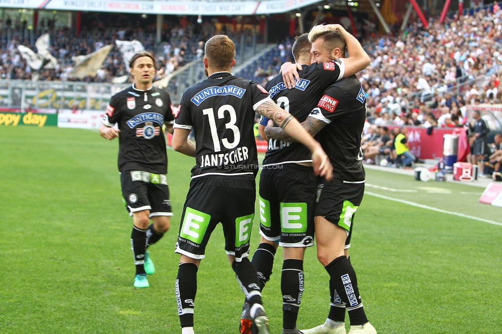 Salzburg - Sturm Graz
Oesterreichische Fussball Bundesliga, 33. Runde, FC RB Salzburg - SK Sturm Graz, Stadion Wals-Siezenheim, 06.05.2018. 

Foto zeigt Jakob Jantscher (Sturm), Deni Alar (Sturm) und Peter Zulj (Sturm)
Schlüsselwörter: torjubel