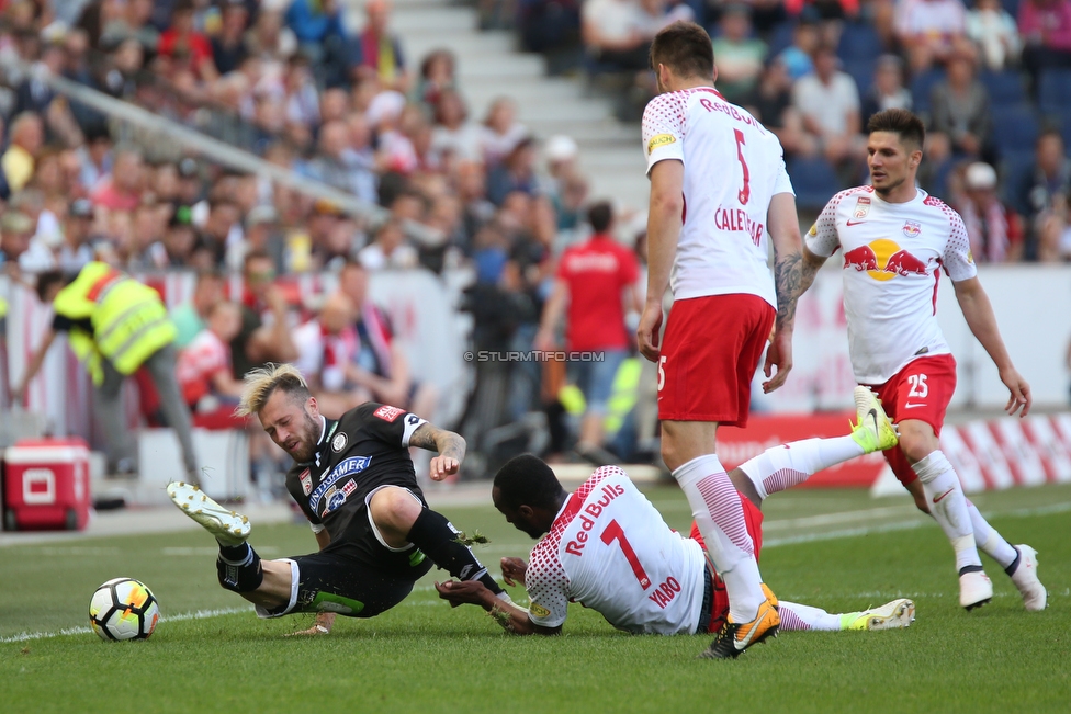 Salzburg - Sturm Graz
Oesterreichische Fussball Bundesliga, 33. Runde, FC RB Salzburg - SK Sturm Graz, Stadion Wals-Siezenheim, 06.05.2018. 

Foto zeigt Peter Zulj (Sturm), Reinhold Yabo (Salzburg), Duje Caleta-Car (Salzburg) und Patrick Farkas (Salzburg)
