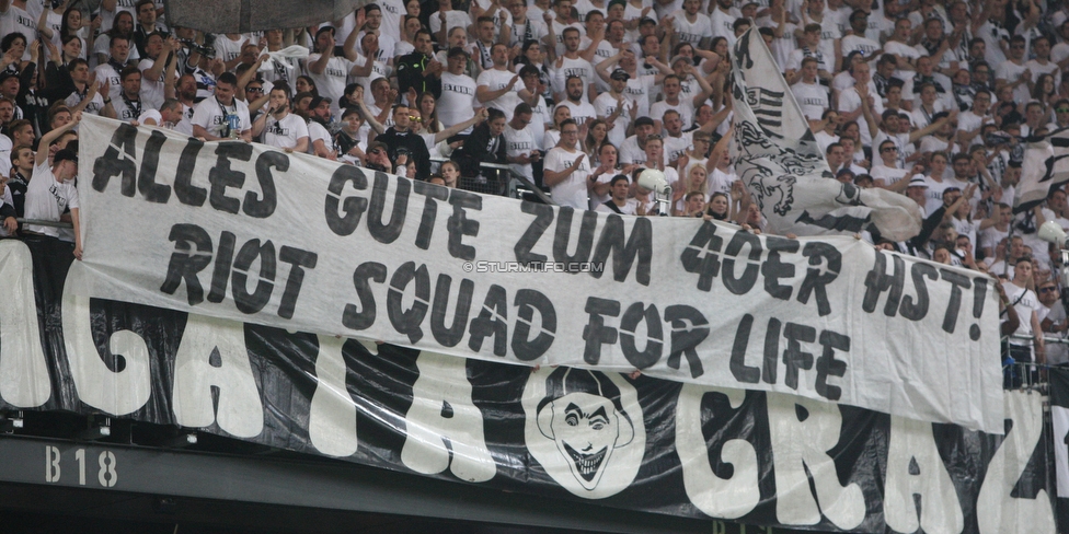 Sturm Graz - Salzburg
OEFB Cup, Finale, SK Sturm Graz - FC RB Salzburg, Woerthersee Stadion Klagenfurt, 09.05.2018. 

Foto zeigt Fans von Sturm mit einem Spruchband
