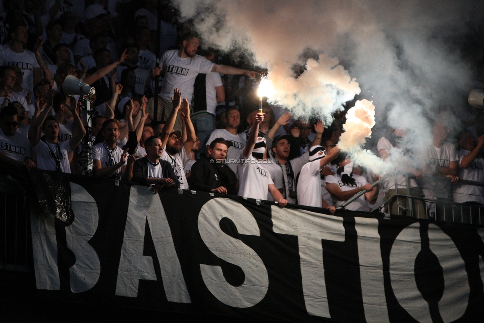 Sturm Graz - Salzburg
OEFB Cup, Finale, SK Sturm Graz - FC RB Salzburg, Woerthersee Stadion Klagenfurt, 09.05.2018. 

Foto zeigt Fans von Sturm
Schlüsselwörter: pyrotechnik