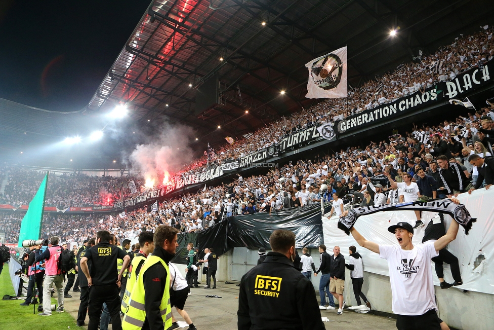 Sturm Graz - Salzburg
OEFB Cup, Finale, SK Sturm Graz - FC RB Salzburg, Woerthersee Stadion Klagenfurt, 09.05.2018. 

Foto zeigt Fans von Sturm und Security
