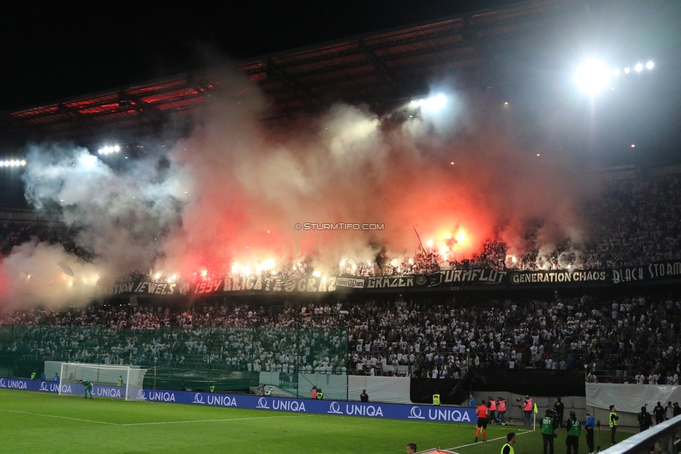 Sturm Graz - Salzburg
OEFB Cup, Finale, SK Sturm Graz - FC RB Salzburg, Woerthersee Stadion Klagenfurt, 09.05.2018. 

Foto zeigt Fans von Sturm
Schlüsselwörter: pyrotechnik