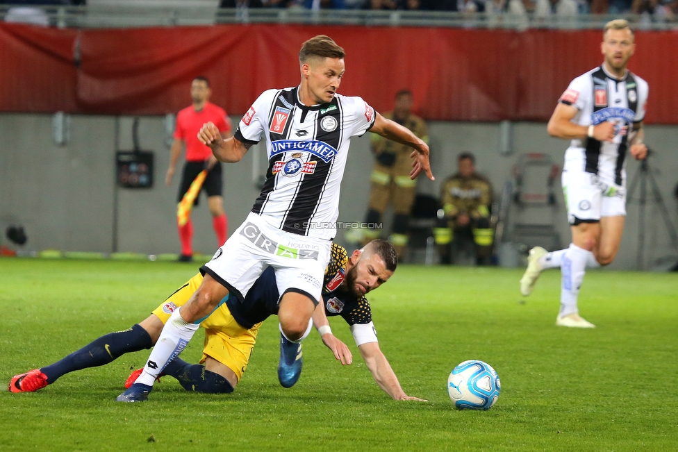 Sturm Graz - Salzburg
OEFB Cup, Finale, SK Sturm Graz - FC RB Salzburg, Woerthersee Stadion Klagenfurt, 09.05.2018. 

Foto zeigt Valon Berisha (Salzburg) und Thorsten Roecher (Sturm)
