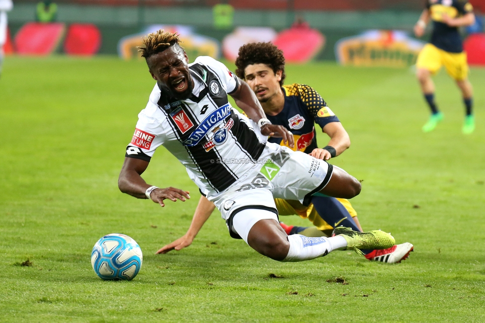 Sturm Graz - Salzburg
OEFB Cup, Finale, SK Sturm Graz - FC RB Salzburg, Woerthersee Stadion Klagenfurt, 09.05.2018. 

Foto zeigt Bright Edomwonyi (Sturm) und Andre Ramalho (Salzburg)
