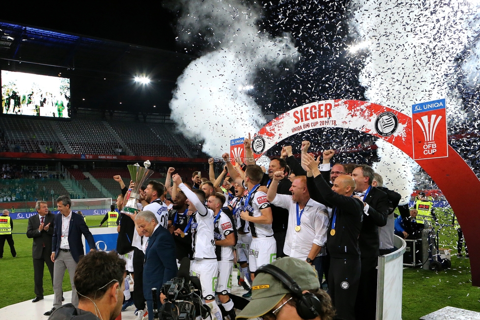 Sturm Graz - Salzburg
OEFB Cup, Finale, SK Sturm Graz - FC RB Salzburg, Woerthersee Stadion Klagenfurt, 09.05.2018. 

Foto zeigt die Mannschaft von Sturm und den Cuppokal
