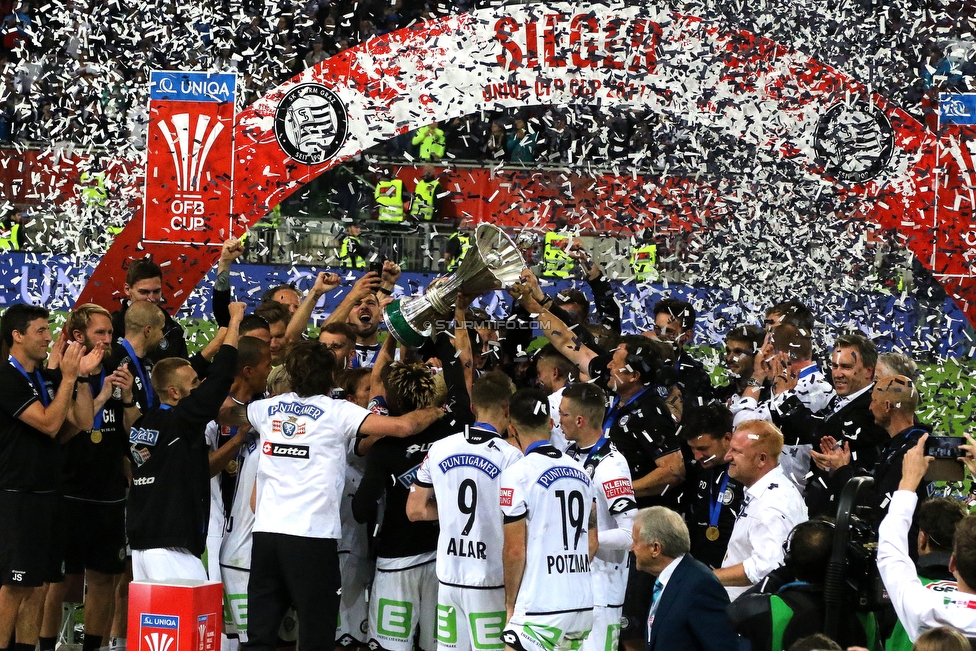 Sturm Graz - Salzburg
OEFB Cup, Finale, SK Sturm Graz - FC RB Salzburg, Woerthersee Stadion Klagenfurt, 09.05.2018. 

Foto zeigt die Mannschaft von Sturm mit dem Cuppokal
