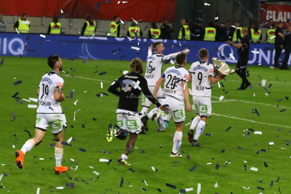 Sturm Graz - Salzburg
OEFB Cup, Finale, SK Sturm Graz - FC RB Salzburg, Woerthersee Stadion Klagenfurt, 09.05.2018. 

Foto zeigt die Mannschaft von Sturm mit dem Cuppokal
