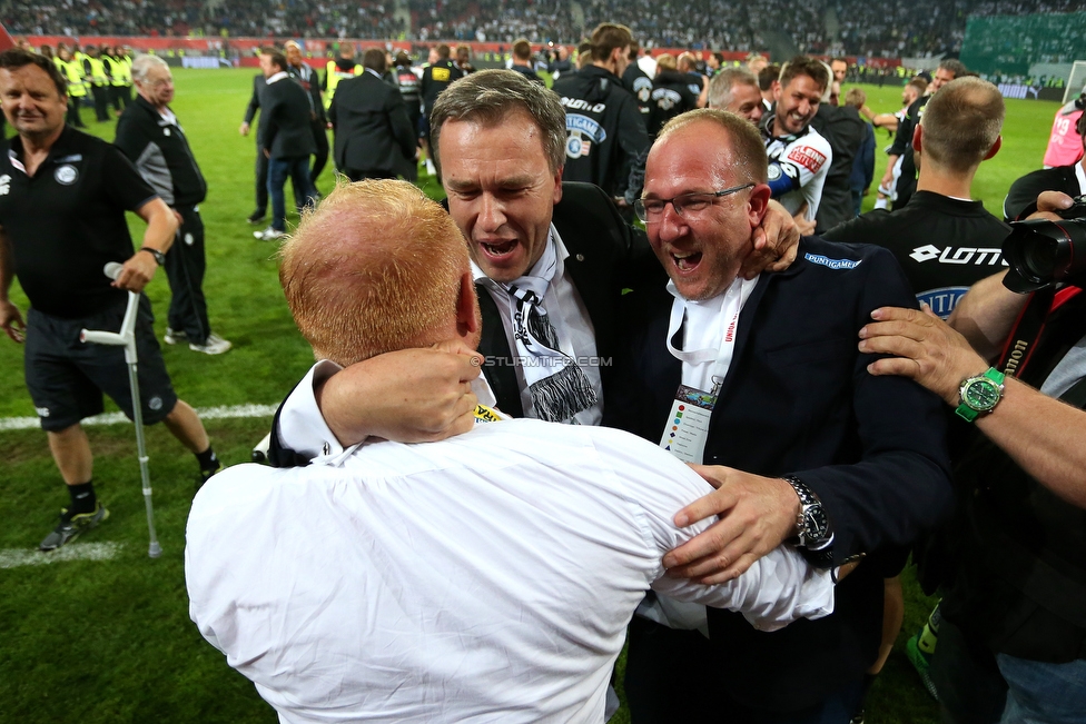 Sturm Graz - Salzburg
OEFB Cup, Finale, SK Sturm Graz - FC RB Salzburg, Woerthersee Stadion Klagenfurt, 09.05.2018. 

Foto zeigt Heiko Vogel (Cheftrainer Sturm), Christian Jauk (Praesident Sturm) und Guenter Kreissl (sportl. Geschaeftsfuehrer Sturm)
Schlüsselwörter: jubel