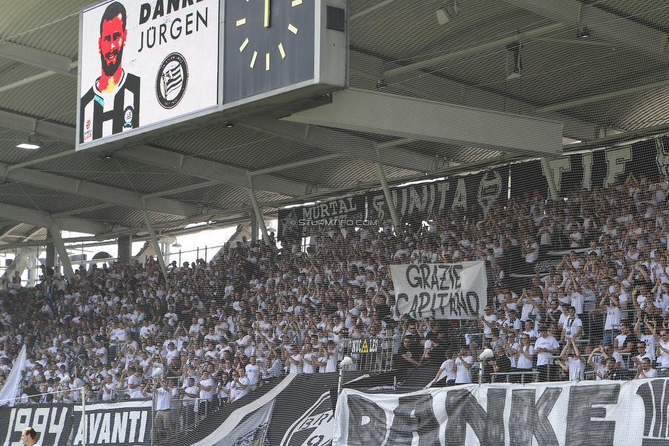 Sturm Graz - LASK
Oesterreichische Fussball Bundesliga, 34. Runde, SK Sturm Graz - LASK, Stadion Liebenau Graz, 12.05.2018. 

Foto zeigt Fans von Sturm mit einem Spruchband fuer Juergen Saeumel (ehem. Spieler Sturm)
