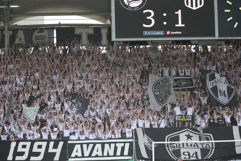 Sturm Graz - LASK
Oesterreichische Fussball Bundesliga, 34. Runde, SK Sturm Graz - LASK, Stadion Liebenau Graz, 12.05.2018. 

Foto zeigt Fans von Sturm
